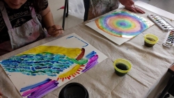 students painting 